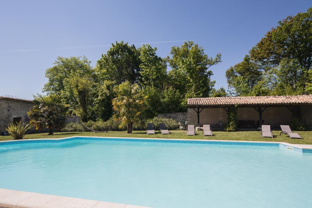 לינה וארוחת בוקר Léoville Chateau De Puyrigaud מראה חיצוני תמונה