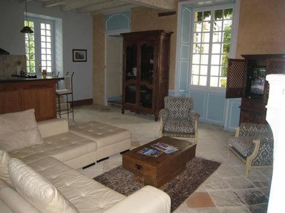 לינה וארוחת בוקר Léoville Chateau De Puyrigaud מראה חיצוני תמונה