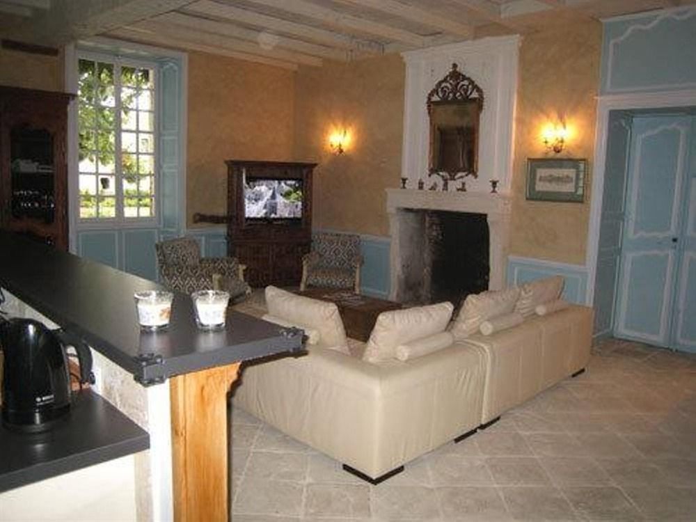לינה וארוחת בוקר Léoville Chateau De Puyrigaud מראה חיצוני תמונה